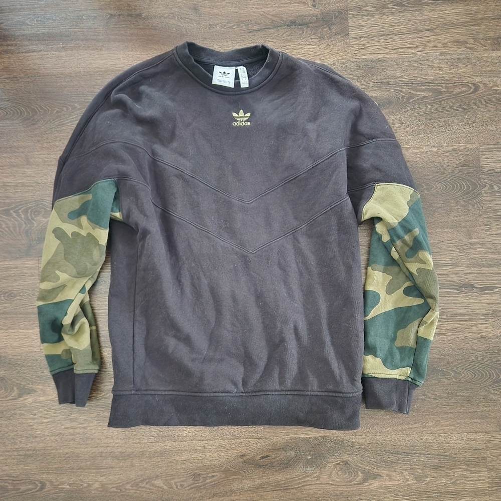 EUC Adidas Men's Black Sweatshirt with Camouflage Sleeves, Size M
